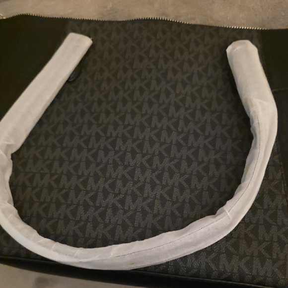 NWT Michael Kors Textured Black Tote - Picture 5 of 5